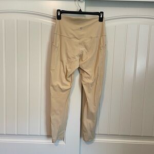 Lululemon Align High-Rise Pant with Pockets 25"
Prosecco size 8